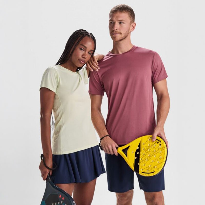 pareja-equipacion-padel
